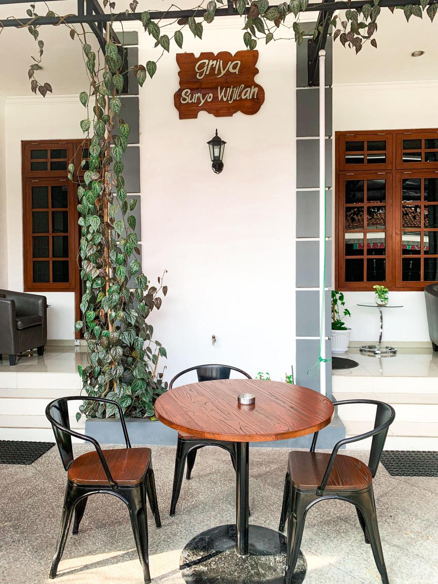 Hotel Griya Suryo Wijilan Yogyakarta Exterior foto